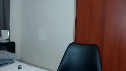 Snapshot of ray_weed chatting on February 5, 2:19 am Ray online show from February 5, 2:19 am