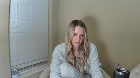 Snapshot of raybabexx chatting on September 20, 2:47 am RayBabe online show from September 20, 2:47 am
