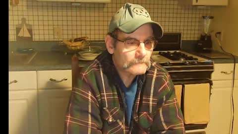 Snapshot of raylene4u2 chatting on February 24, 6:16 am Ray online show from February 24, 6:16 am