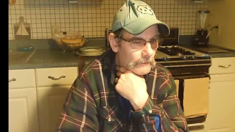Snapshot of raylene4u2 chatting on February 25, 8:14 am Ray online show from February 25, 8:14 am