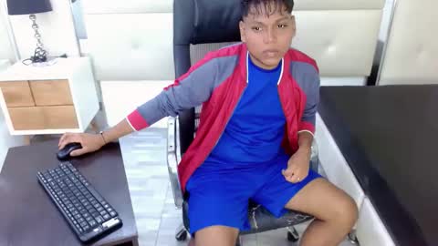 Snapshot of raystewart_ chatting on October 16, 3:39 am raystewart online show from October 16, 3:39 am