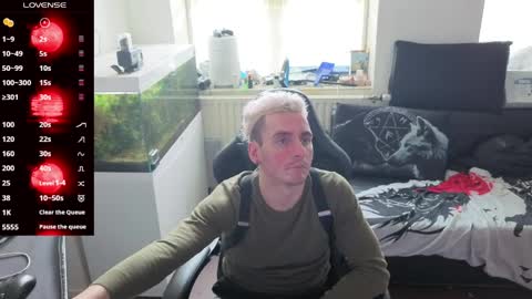 Rayzel White online show from May 6, 11:38 am