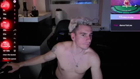 Rayzel White online show from May 29, 1:14 am