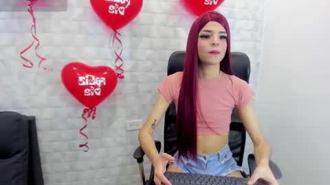 Snapshot of realbadbxtch chatting on February 14, 9:10 pm Cattleya Exposito online show from February 14, 9:10 pm