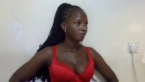 Snapshot of realqueen_ chatting on March 2, 9:11 pm queen online show from March 2, 9:11 pm