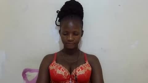 Snapshot of realqueen_ chatting on March 7, 6:24 am queen online show from March 7, 6:24 am