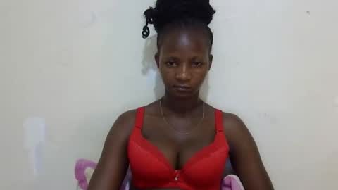 Snapshot of realqueen_ chatting on March 7, 8:11 pm queen online show from March 7, 8:11 pm