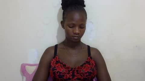 Snapshot of realqueen_ chatting on March 9, 8:42 pm queen online show from March 9, 8:42 pm