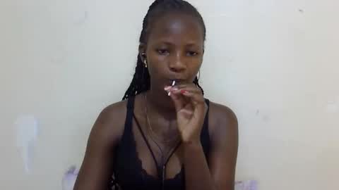 Snapshot of realqueen_ chatting on March 8, 3:17 am queen online show from March 8, 3:17 am
