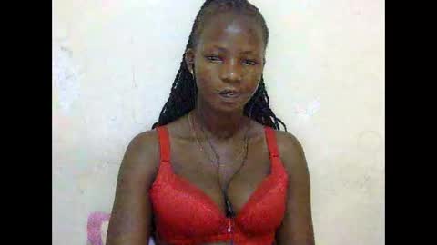 Snapshot of realqueen_ chatting on March 5, 3:08 am queen online show from March 5, 3:08 am