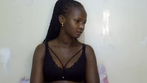 Snapshot of realqueen_ chatting on March 8, 7:16 am queen online show from March 8, 7:16 am