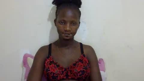 Snapshot of realqueen_ chatting on March 9, 5:39 pm queen online show from March 9, 5:39 pm