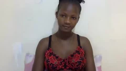 Snapshot of realqueen_ chatting on March 10, 3:56 am queen online show from March 10, 3:56 am