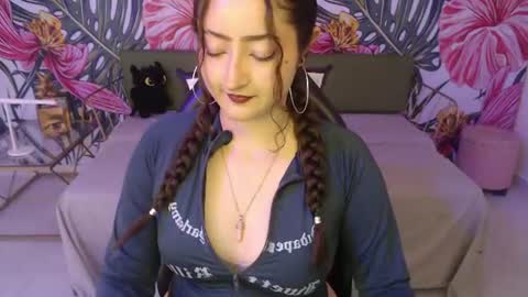 Rebeca dreams online show from July 24, 9:01 pm