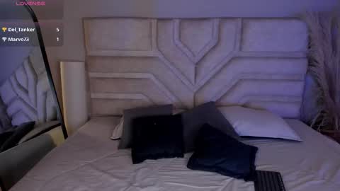 Rebeca Williams online show from February 19, 1:32 pm