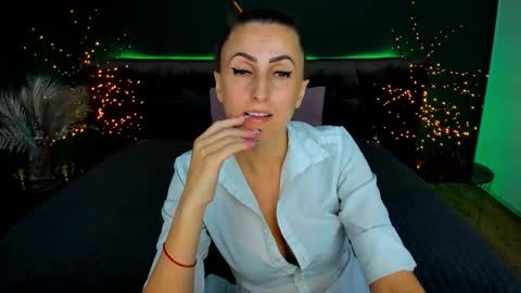 Snapshot of rebecca_diamonds chatting on September 11, 12:06 pm rebecca_diamonds online show from September 11, 12:06 pm