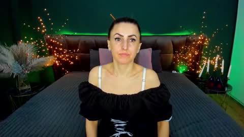 rebecca_diamonds online show from March 4, 7:49 am