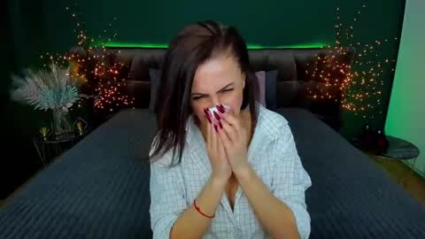 Snapshot of rebecca_diamonds chatting on February 10, 9:47 am rebecca_diamonds online show from February 10, 9:47 am