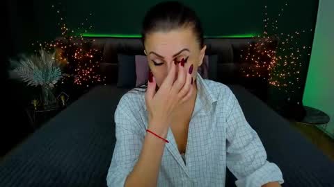 Snapshot of rebecca_diamonds chatting on February 10, 12:50 pm rebecca_diamonds online show from February 10, 12:50 pm