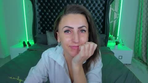 rebecca_diamonds online show from November 25, 6:45 am