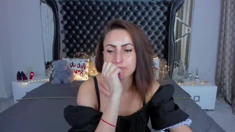 rebecca_diamonds online show from December 14, 6:30 am