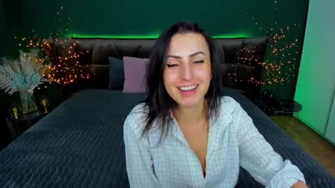 Snapshot of rebecca_diamonds chatting on March 2, 9:10 am rebecca_diamonds online show from March 2, 9:10 am