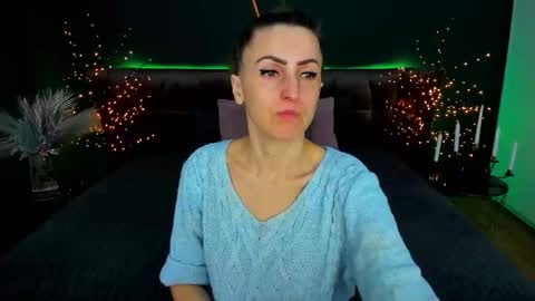 rebecca_diamonds online show from February 3, 6:33 am