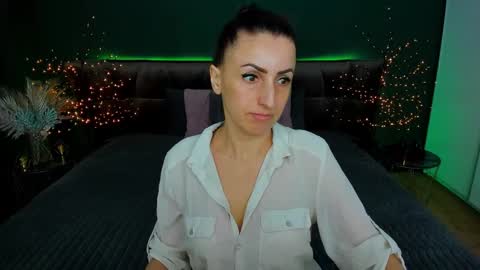 Snapshot of rebecca_diamonds chatting on March 3, 6:26 am rebecca_diamonds online show from March 3, 6:26 am