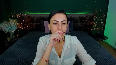 Snapshot of rebecca_diamonds chatting on March 4, 10:13 am rebecca_diamonds online show from March 4, 10:13 am