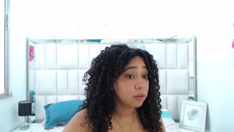 Snapshot of rebecca_mils chatting on February 15, 2:22 pm R E B E C A online show from February 15, 2:22 pm