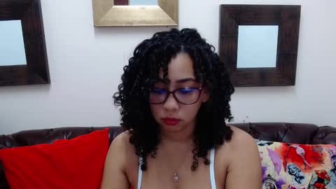 Snapshot of rebecca_mils chatting on March 1, 12:01 pm R E B E C A online show from March 1, 12:01 pm
