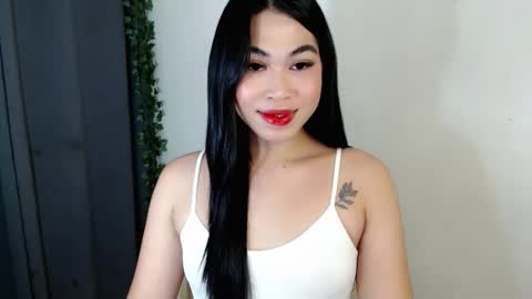 its me asian rebecca online show from January 15, 12:36 pm