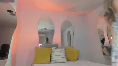 Snapshot of rebeccahudson_ chatting on March 7, 3:08 am Rebe online show from March 7, 3:08 am