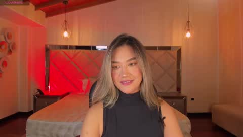 Snapshot of rebeccahudson_ chatting on February 16, 3:15 am Rebe online show from February 16, 3:15 am