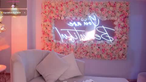 Snapshot of rebeccahudson_ chatting on February 27, 6:13 am Rebe online show from February 27, 6:13 am