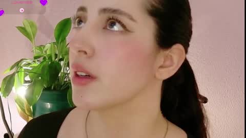 rebeccawhite_meow online show from June 10, 1:05 am