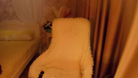 Snapshot of rebekkacharm chatting on December 17, 7:37 pm rebekkacharm online show from December 17, 7:37 pm