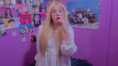 Lara online show from February 14, 8:22 pm