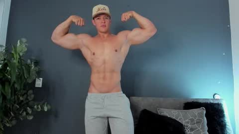 twitter REECET26 instagram RECCETAYLOR online show from September 27, 6:05 pm