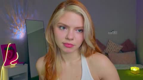 red__candy online show from November 11, 1:02 pm