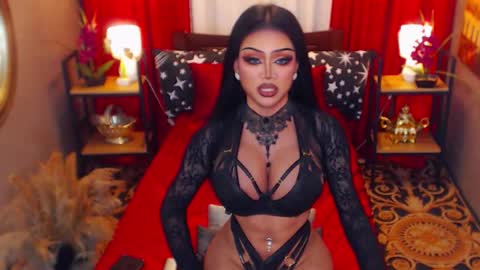 Snapshot of red_ivyy chatting on September 18, 7:29 pm AsianRedivy online show from September 18, 7:29 pm