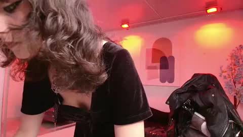 Res Moon online show from October 17, 11:25 am