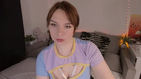 Mia online show from February 3, 11:09 am