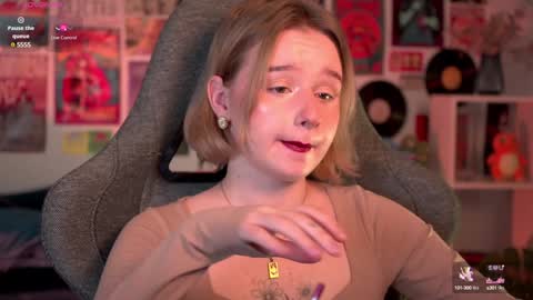 QUEEN OF EVIL online show from January 31, 9:05 pm