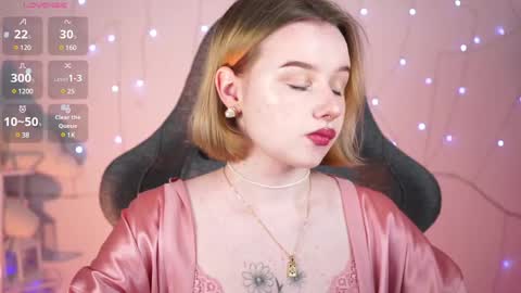 QUEEN OF EVIL online show from February 25, 2:14 am