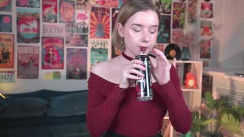 QUEEN OF EVIL online show from February 13, 5:22 pm