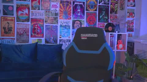 QUEEN OF EVIL online show from February 24, 2:30 am