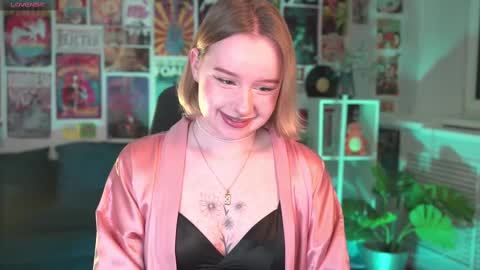 QUEEN OF EVIL online show from February 27, 2:25 am