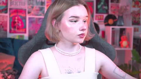 QUEEN OF EVIL online show from January 26, 8:23 pm