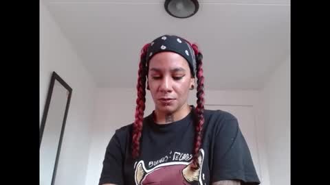 Instagram Valerie yourdream online show from February 3, 2:43 pm